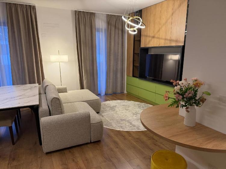 Apartament cu 2 camere semidecomandat, mobilat în Aviației