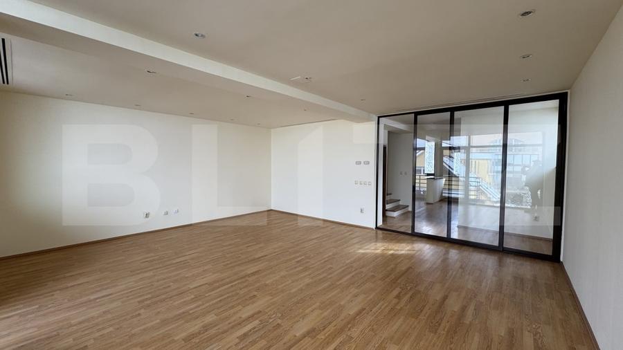 Apartament cu 4 camere decomandat în Brazda lui Novac
