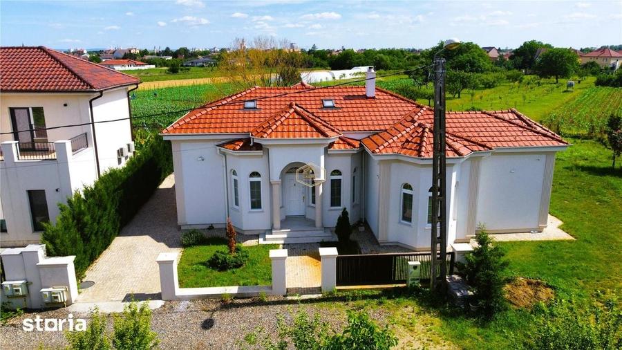 Casă cu 6 camere cu Teren 1500 Mp în Central