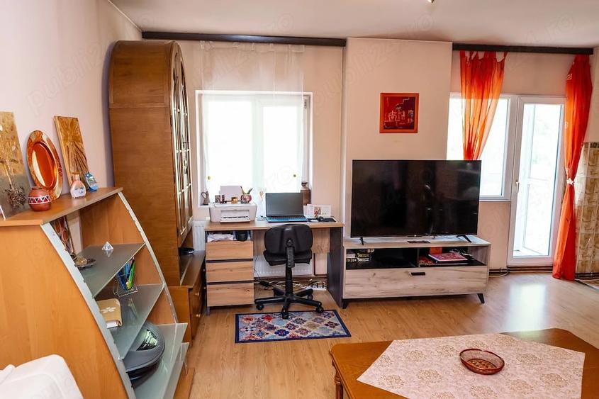 Apartament cu 3 camere decomandat, mobilat în Central