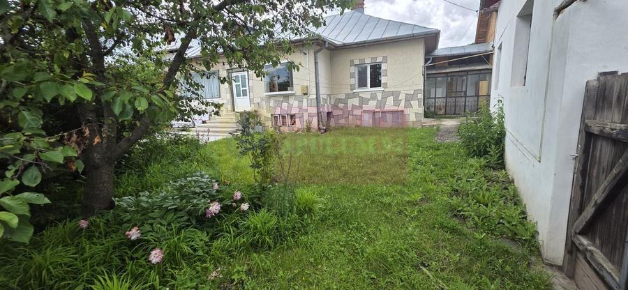 Casă individuală cu 5 camere cu Canalizare în Capul Câmpului