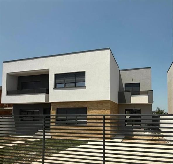 Casă individuală cu 4 camere cu Teren 160 Mp în Malu Mare