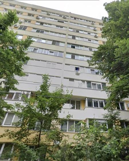 Apartament cu 2 camere decomandat în Teiul Doamnei