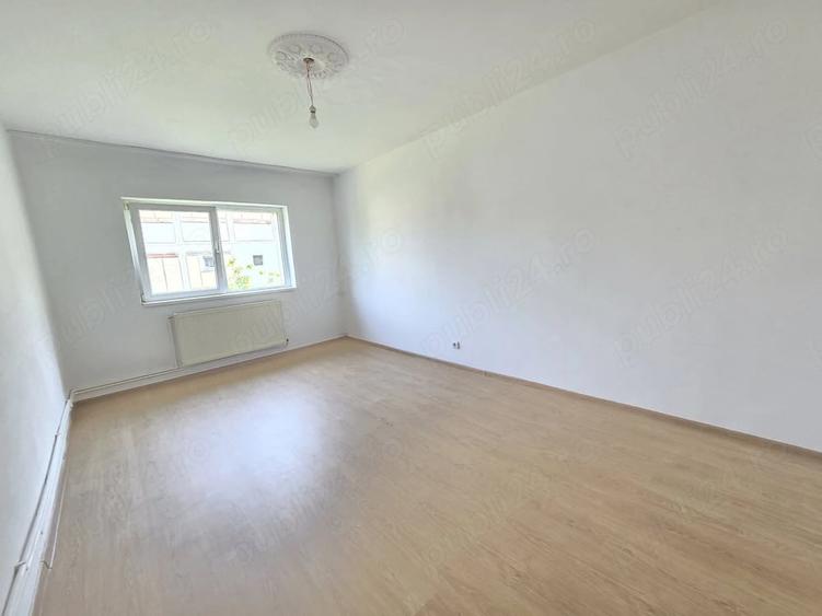 Apartament cu 2 camere decomandat în Micro 17