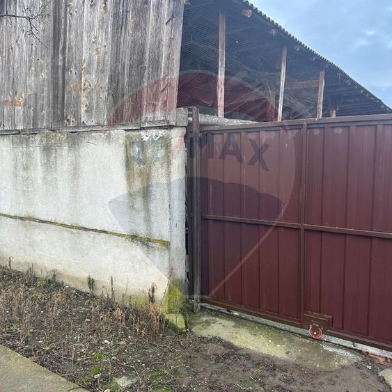 Casă individuală cu 3 camere cu Teren 2298 Mp în Gurba