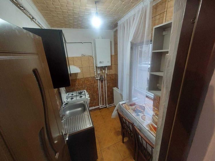 Garsonieră decomandată în Central