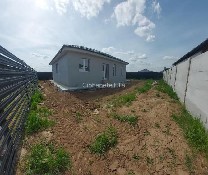 Complex privat-case single P+Pod, 4 camere, incalzire prin pardoseala