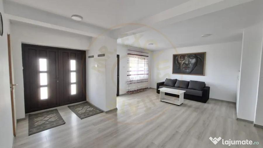 Casă cu 7 camere cu Teren 1200 Mp în Budeasa