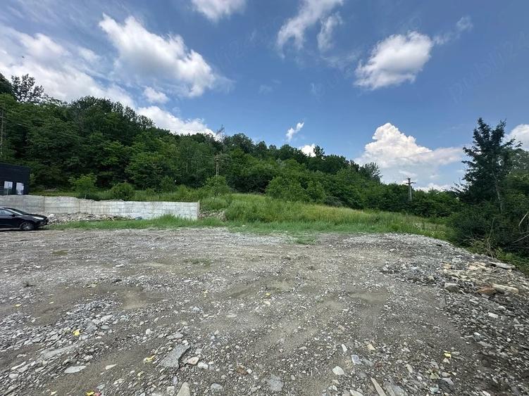 Teren de 4000 mp, în Central
