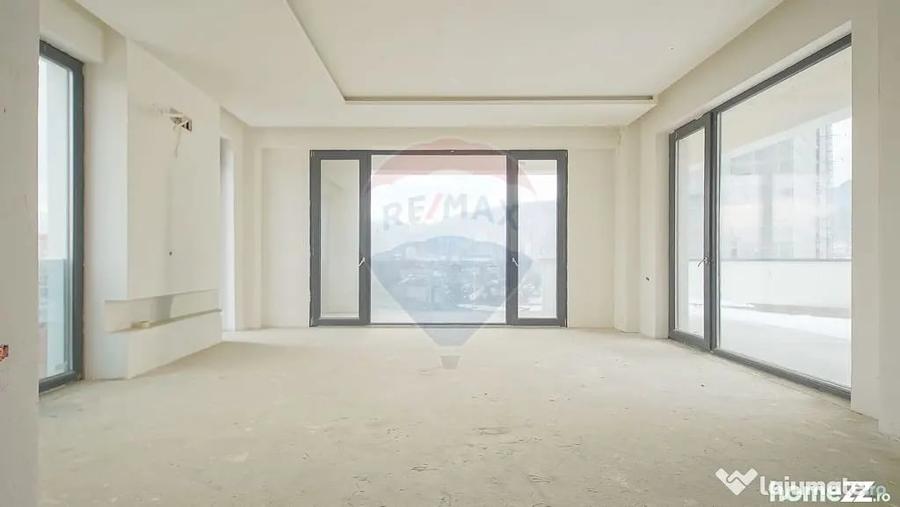 Apartament cu 3 camere decomandat în 15 Noiembrie