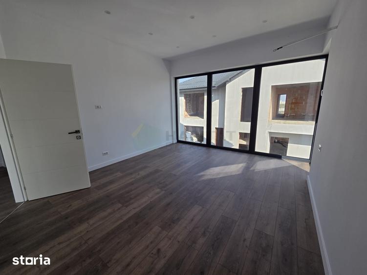 Casă cu 5 camere cu Teren 300 Mp în Tineretului