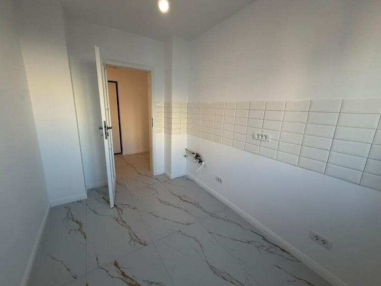 Apartament cu 2 camere decomandat în Basarabia