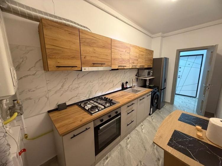 Apartament cu 2 camere decomandat în Roșu
