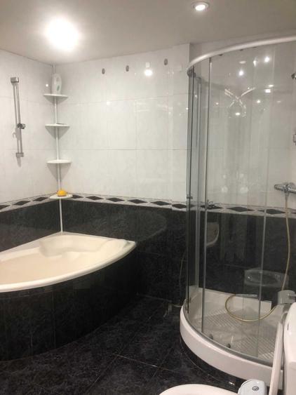 Apartament cu 3 camere decomandat în Exterior Vest