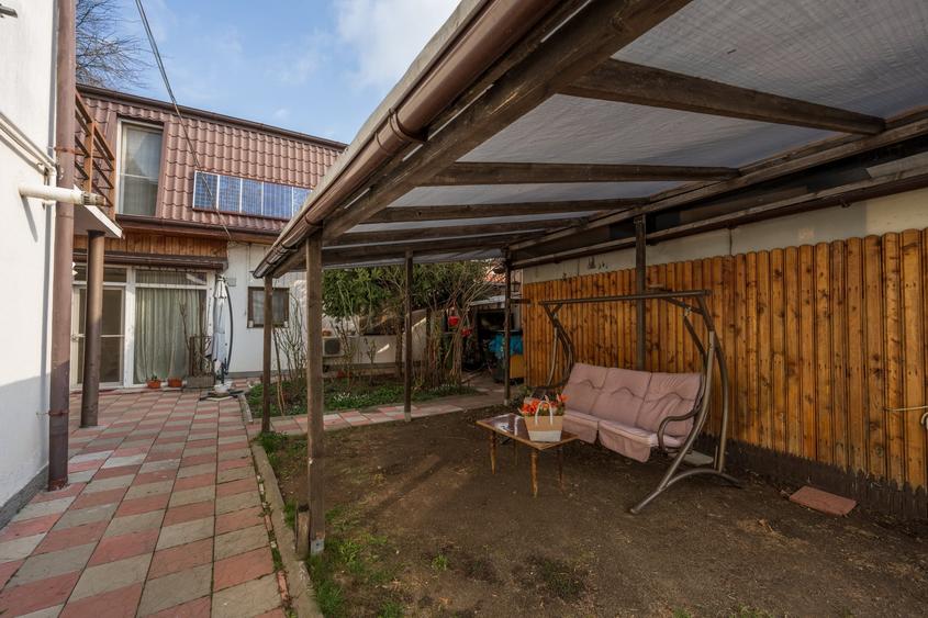Casă individuală cu 5 camere cu Canalizare în Bucureștii Noi