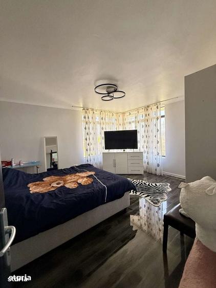 Casă cu 4 camere cu Teren 1200 Mp în Lenin Sud