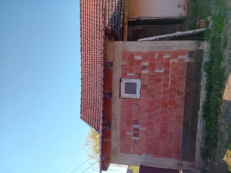 Casă cu Teren 564 Mp în Măureni