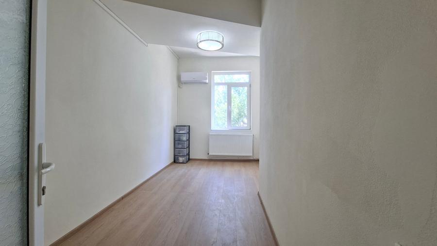 Garsonieră decomandată în Micro 13