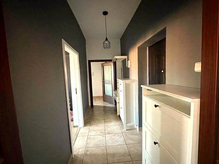 Apartament cu 2 camere decomandat, mobilat în Aeroport