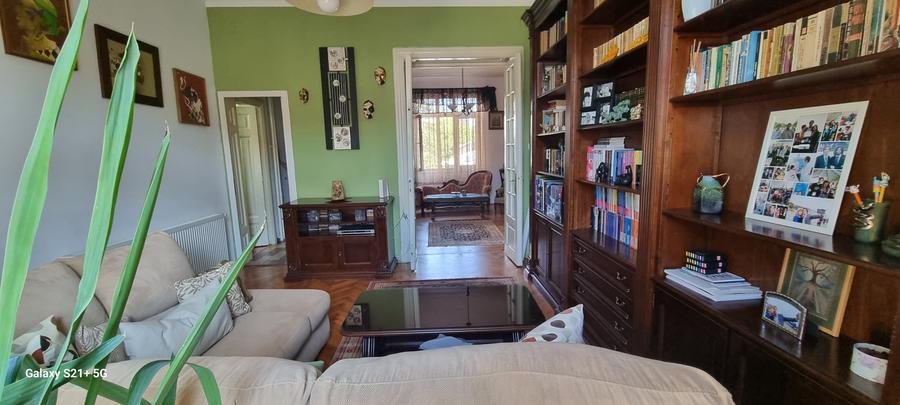 Apartament cu 4 camere semidecomandat în Calea Victoriei