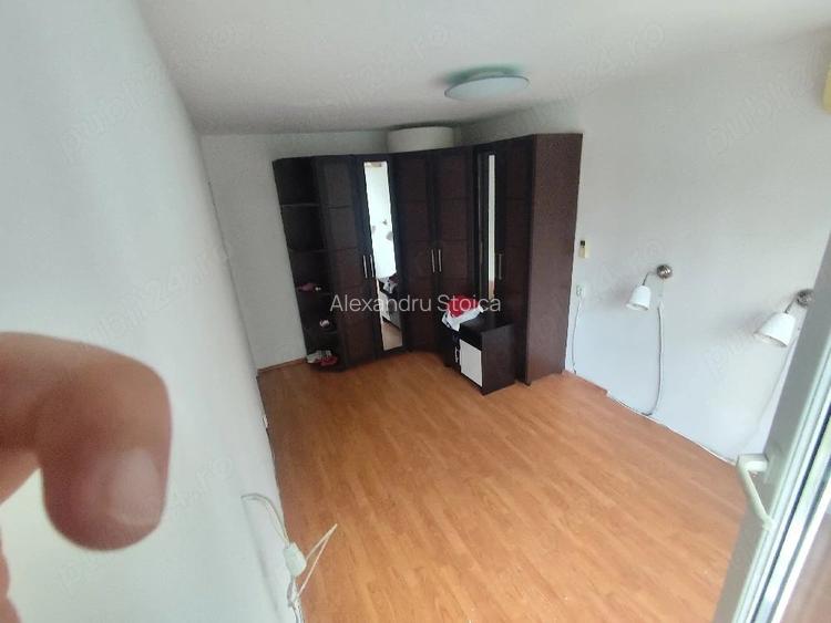 vand apartament 3 camere strada covasna Brancoveanu
