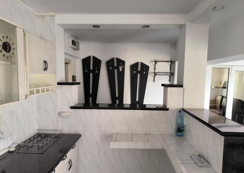 Apartament cu 4 camere decomandat în Aurel Vlaicu
