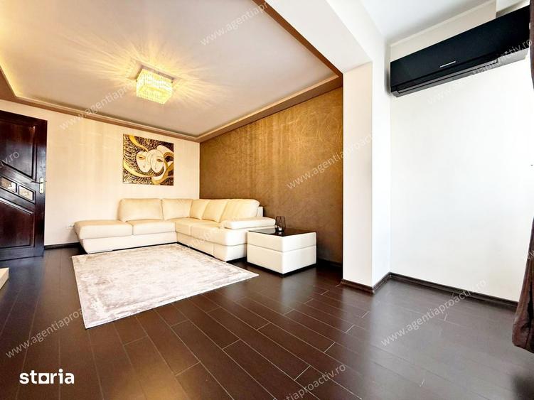 Apartament cu 3 camere decomandat în Micro 20