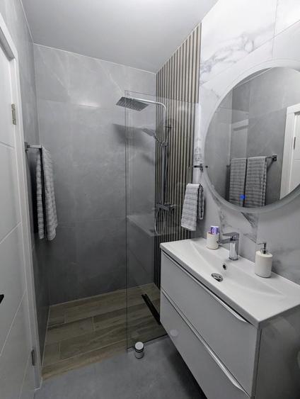 Apartament cu 3 camere decomandat în Nufărul