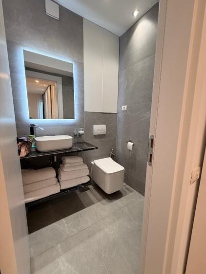 Apartament cu 3 camere decomandat, mobilat în Central