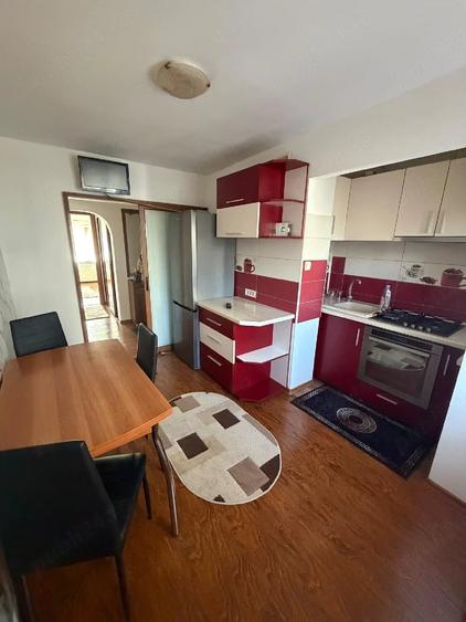 Apartament cu 3 camere decomandat în Mărășești