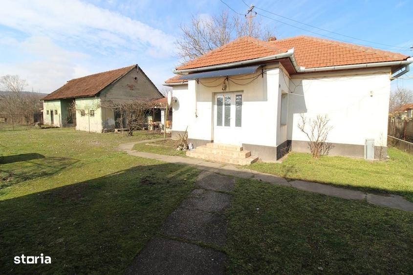 Casă cu 2 camere în Peștișu Mare