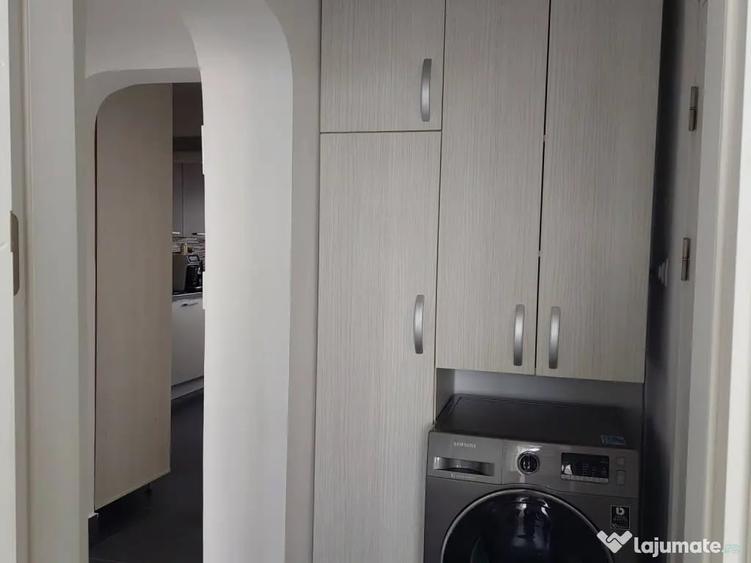 Apartament cu 3 camere decomandat în Theodor Pallady