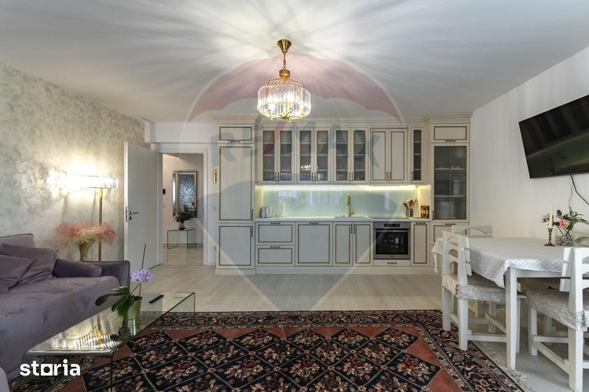 Apartament cu 3 camere decomandat în Tractorul