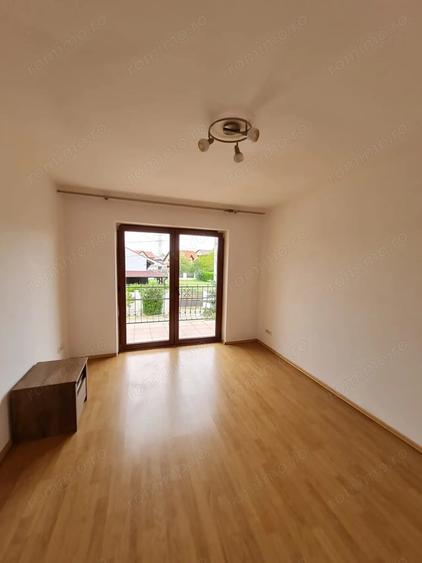 Casă cu 4 camere cu Teren 500 Mp în Ghiroda