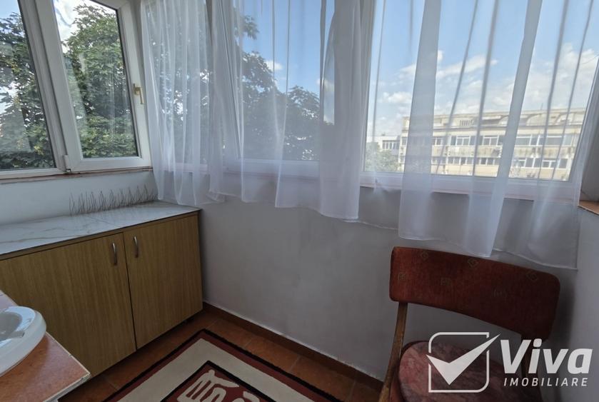 Apartament cu 2 camere semidecomandat în Podu Roș