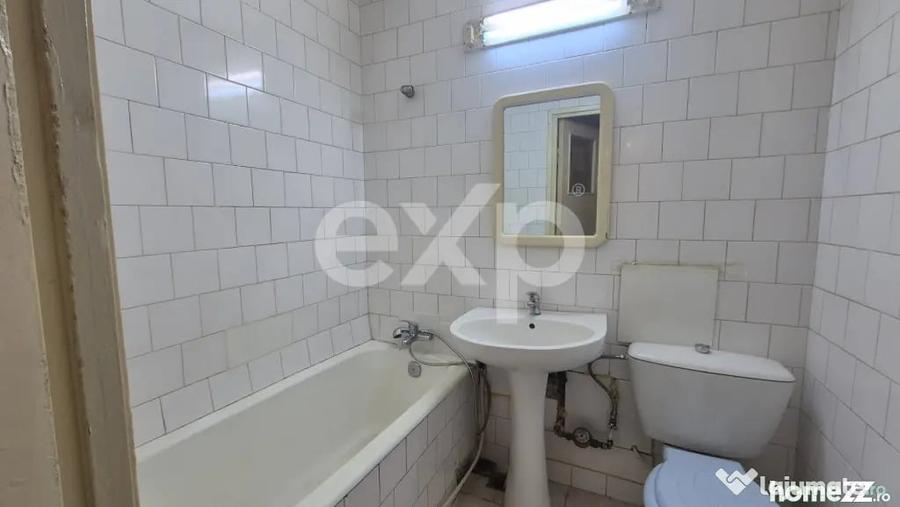 Apartament cu 4 camere decomandat în Negru Vodă