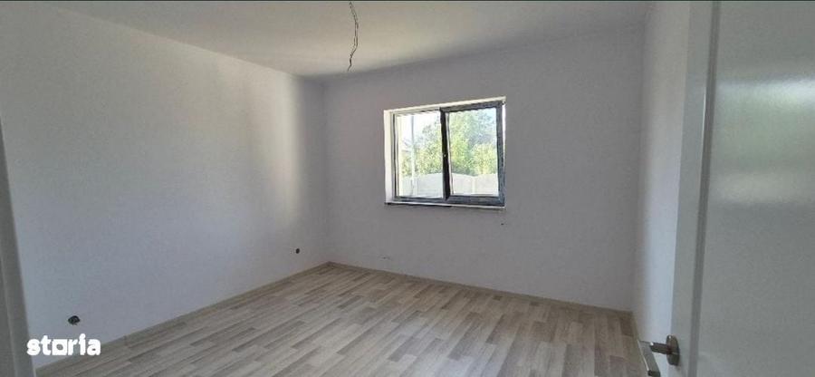 Casă cu 4 camere cu Teren 350 Mp în Clinceni
