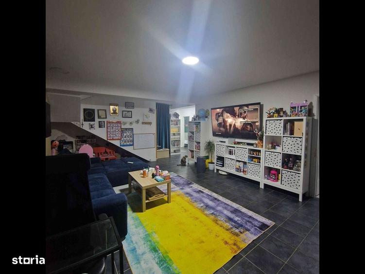 Casă cu 4 camere în Berceni