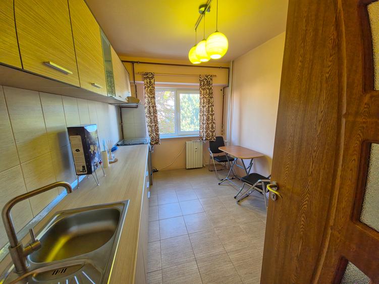 Apartament cu 2 camere decomandat în Casa de Cultură