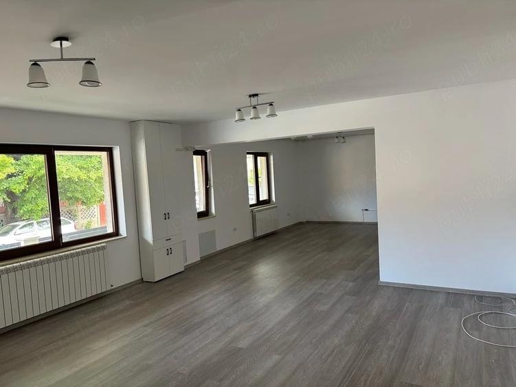 Spațiu comercial, de 70 mp, în Decebal