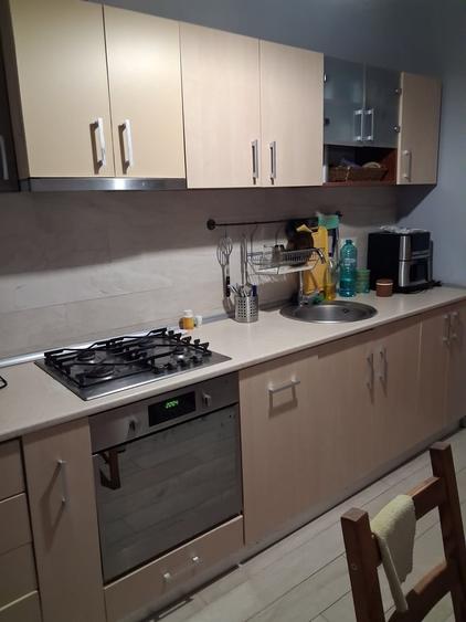 Apartament cu 3 camere decomandat în Vitan