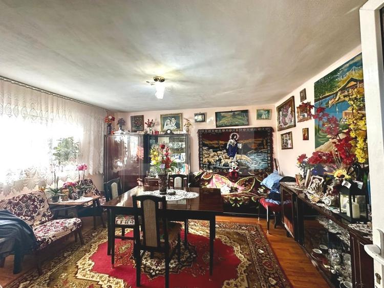Casă individuală cu 4 camere cu Canalizare în Dâmbul Rotund