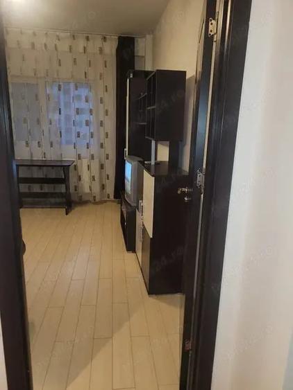 Apartament cu 2 camere decomandat în Roșu