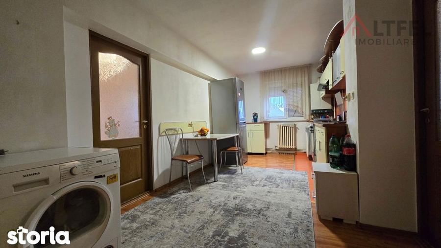 Apartament cu 2 camere decomandat, mobilat în Central