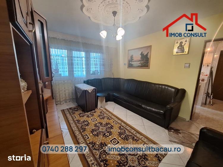 Apartament cu 3 camere decomandat în Banca Națională