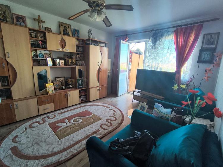 Apartament cu 2 camere decomandat în Km 4-5