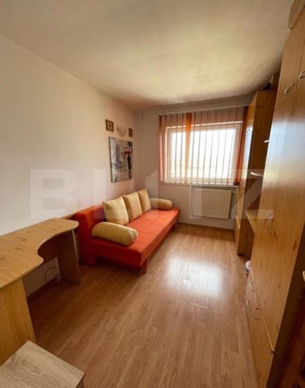 Apartament cu 3 camere decomandat, mobilat în Triaj
