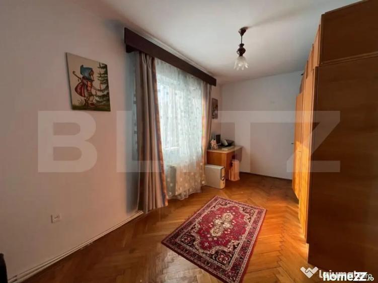 Apartament cu 4 camere semidecomandat în Gojdu