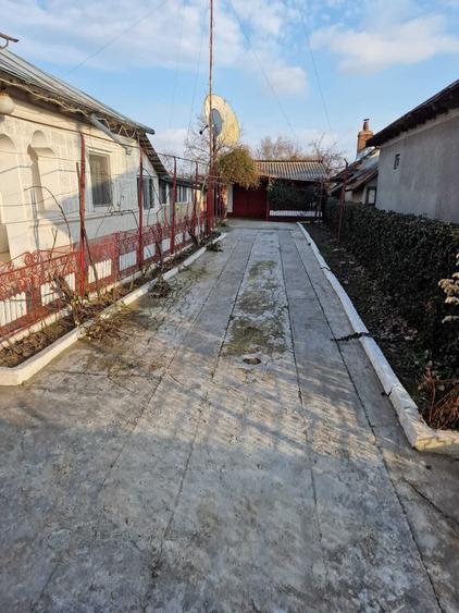 Casă cu 4 camere cu Teren 150 Mp în Central
