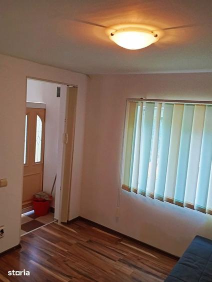 Casă cu 3 camere cu Teren 3000 Mp în Central